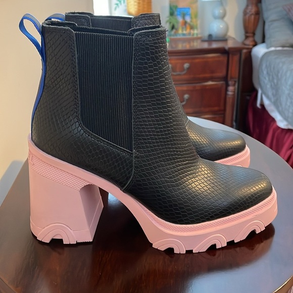 Sorel Brex heeled Chelsea boots - Picture 3 of 8